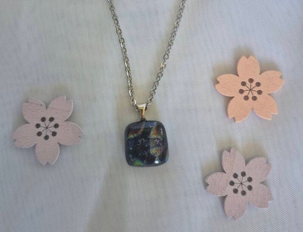 Pendentif en verre dichroique