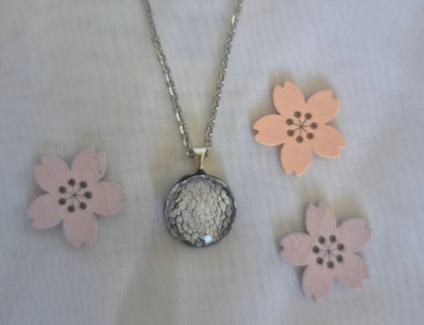 Pendentif en verre dichroique
