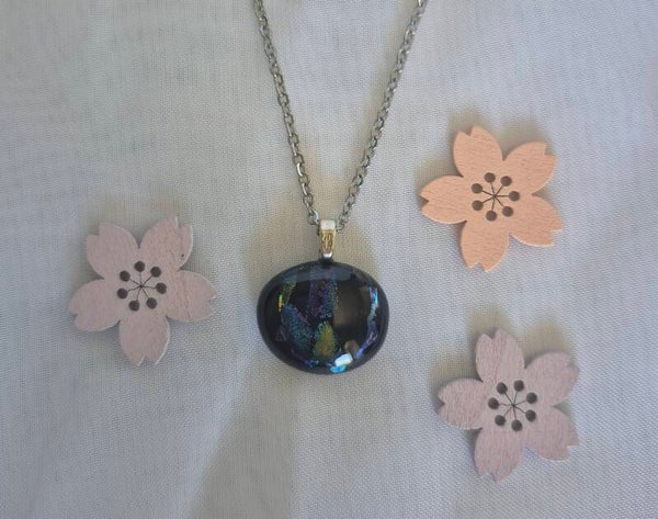 Pendentif en verre dichroique