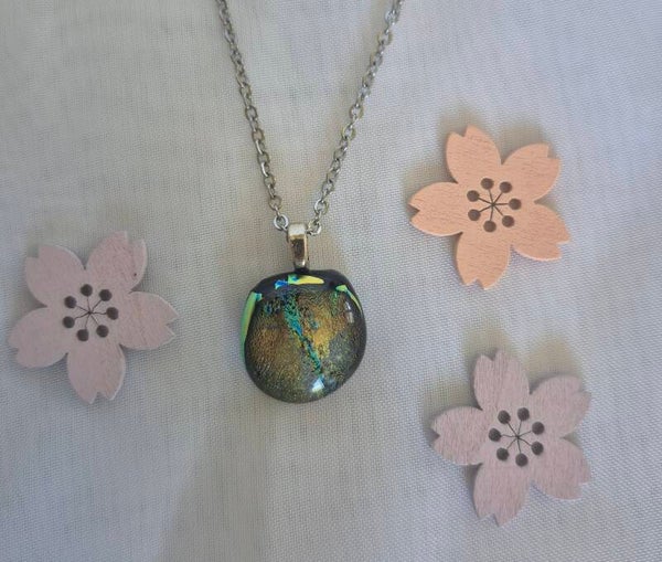 Pendentif en verre dichroique