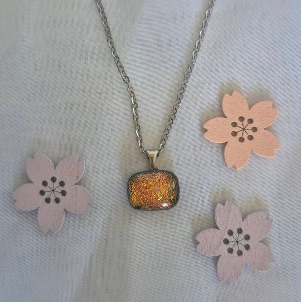 Pendentif en verre dichroique