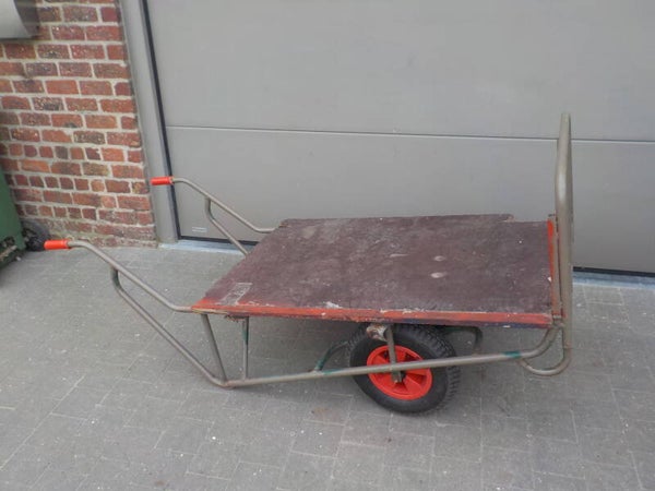 Tweedehands kruiwagen / stootkar