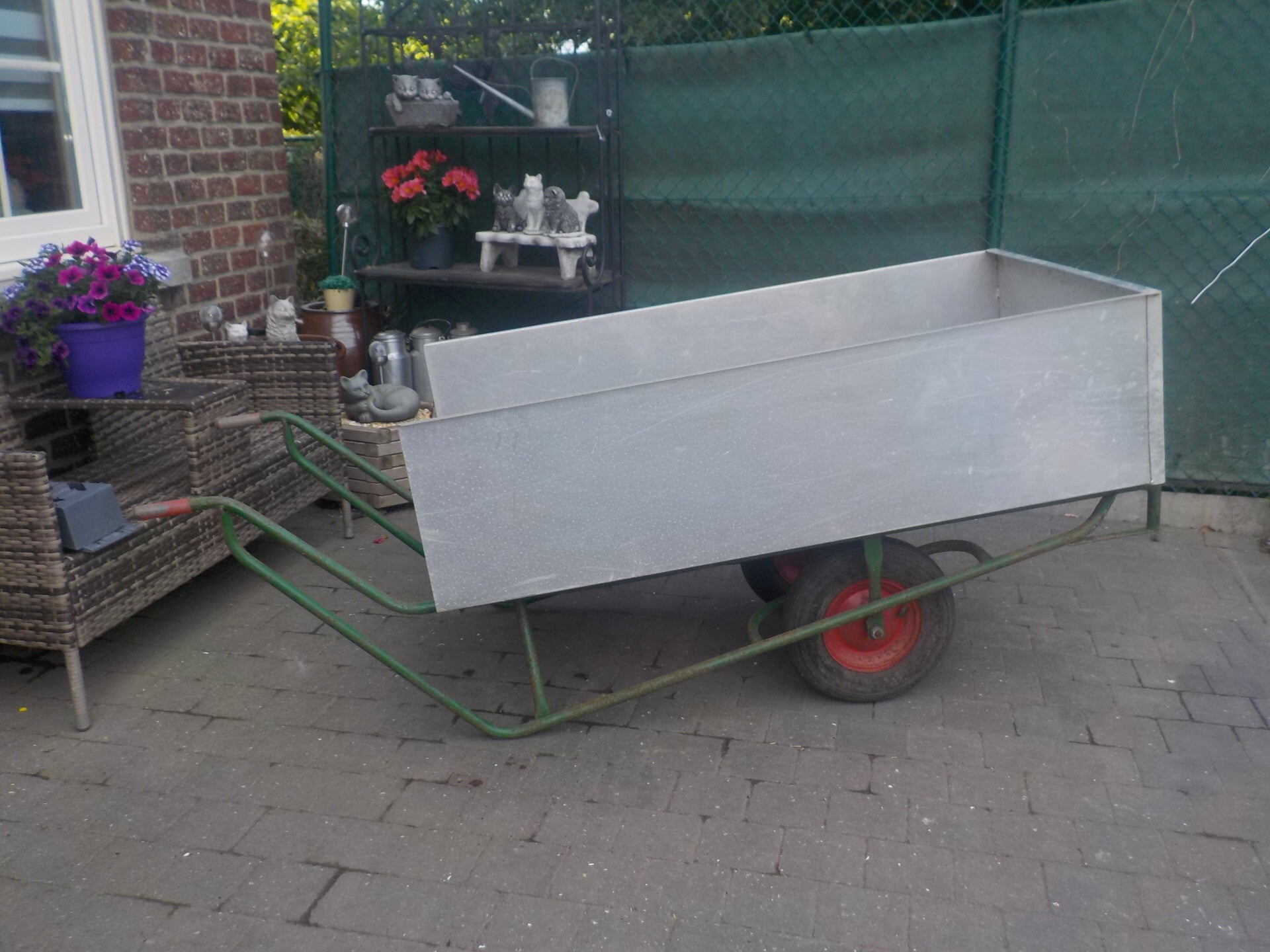 Tweedehands kruiwagen / stootkar met alu platen