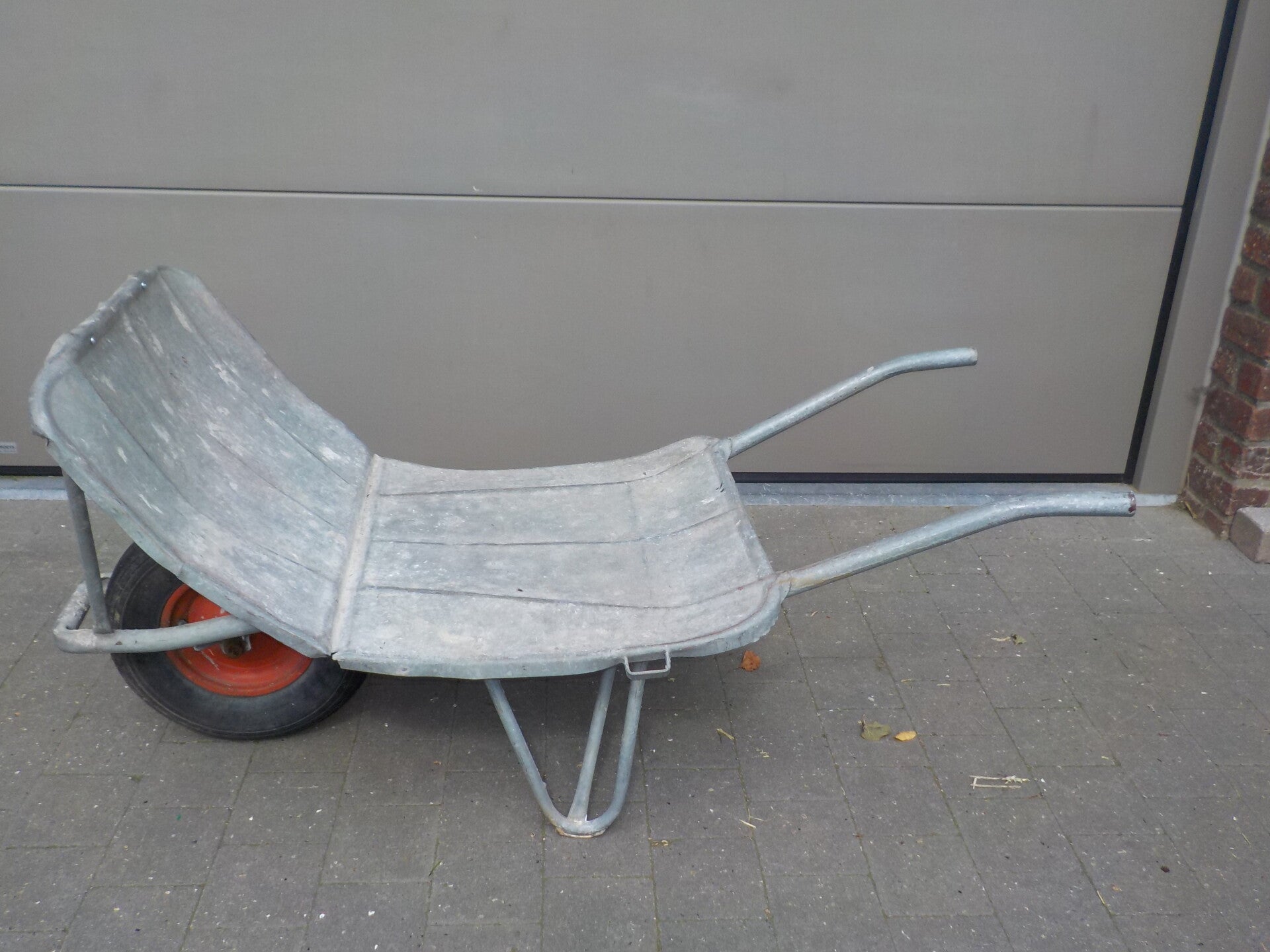 Tweedehands platte gegalvaniseerde kruiwagen