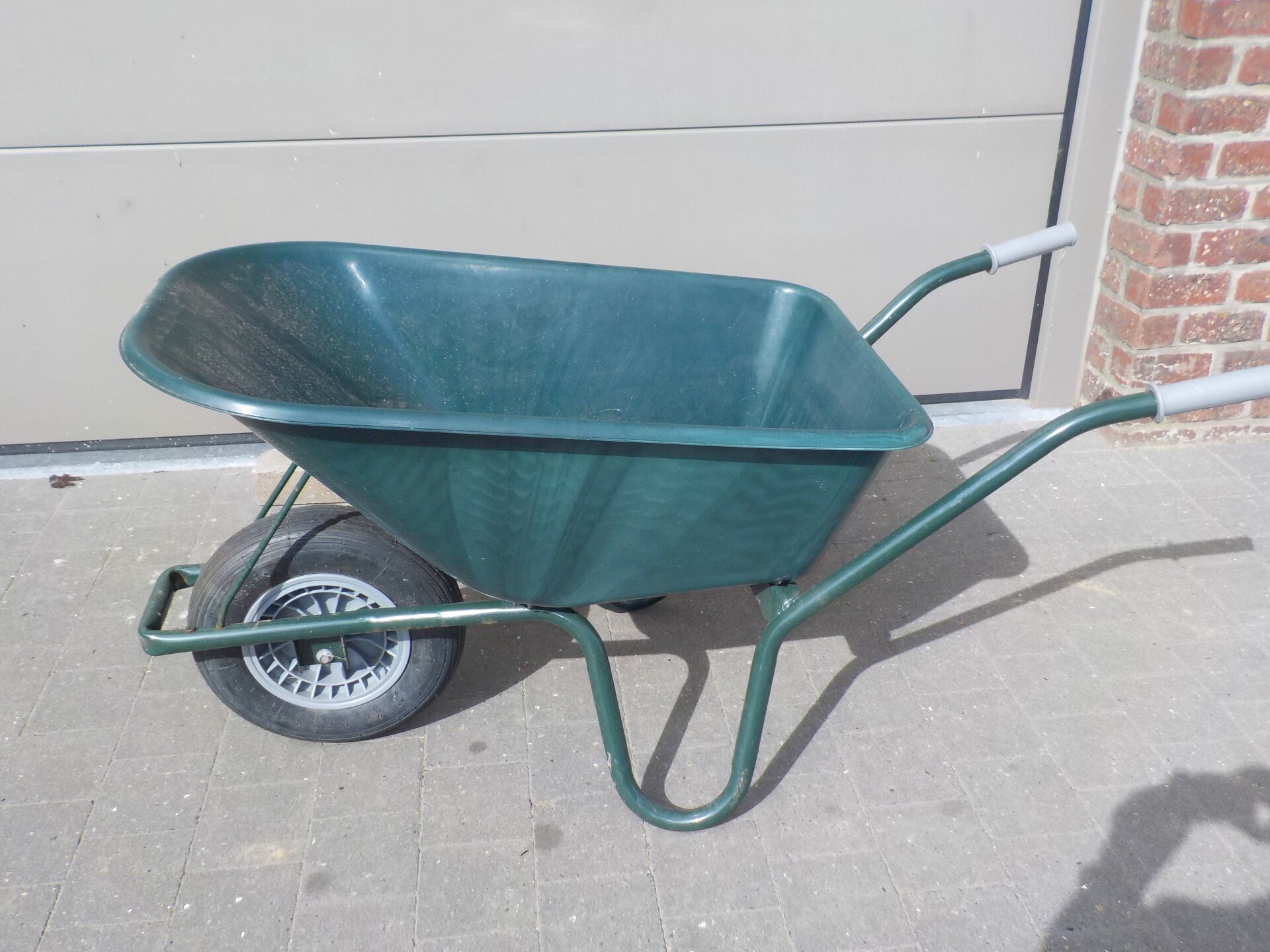 Tweedehands kruiwagen met pvc bak
