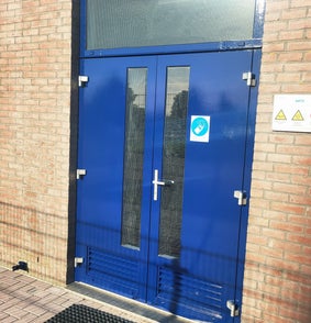 Onderhoud schilderwerk toegangsdeuren gemaal