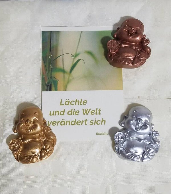 Kühlschrankmagnet mit Spruchkarte,  "Lachender Buddha (mit Tamburin)"