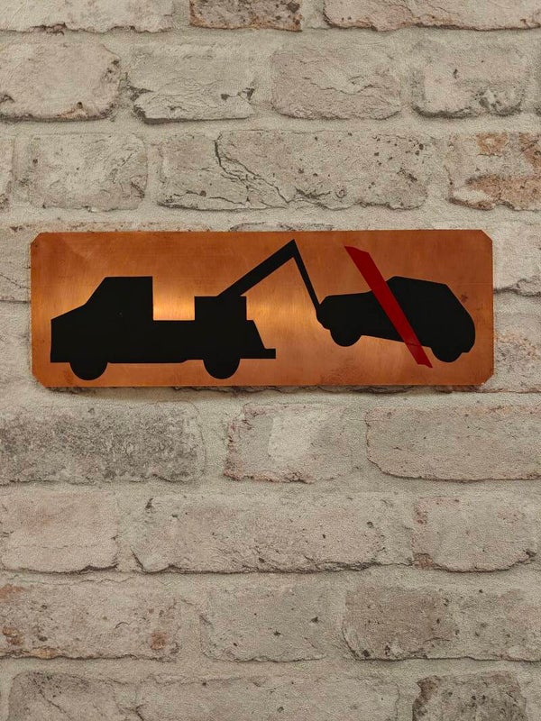 Pysäköinti kielletty / Hinausvaroitus