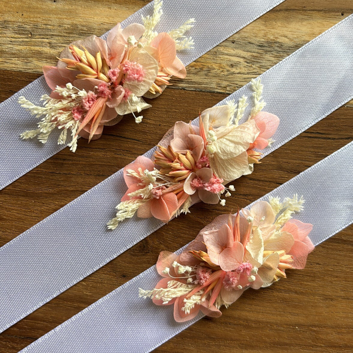 Bracelets fleurs séchées blanc/rose