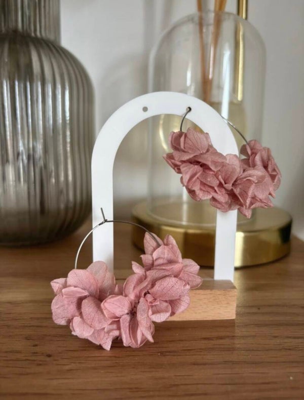Boucles d’oreilles hortensia séché vieux rose