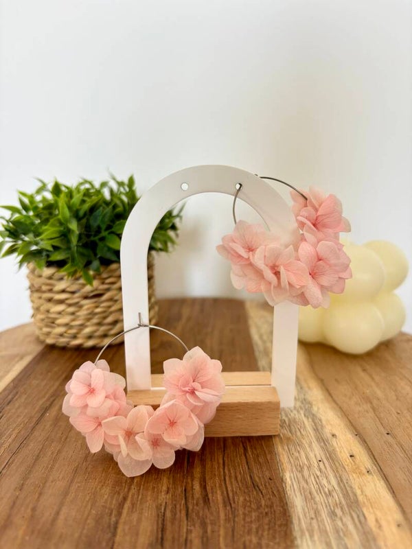 Boucles d’oreilles hortensia séché rose