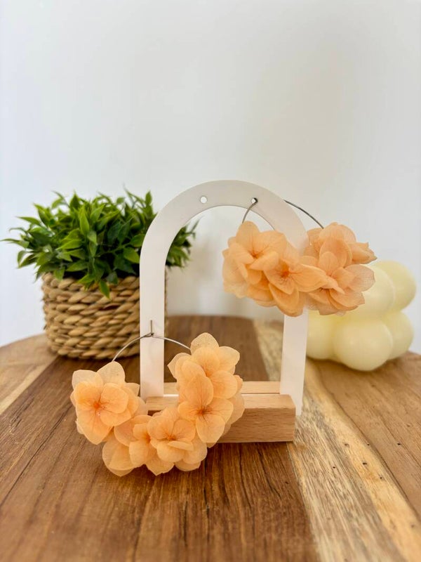 Boucles d’oreilles hortensia séché abricot