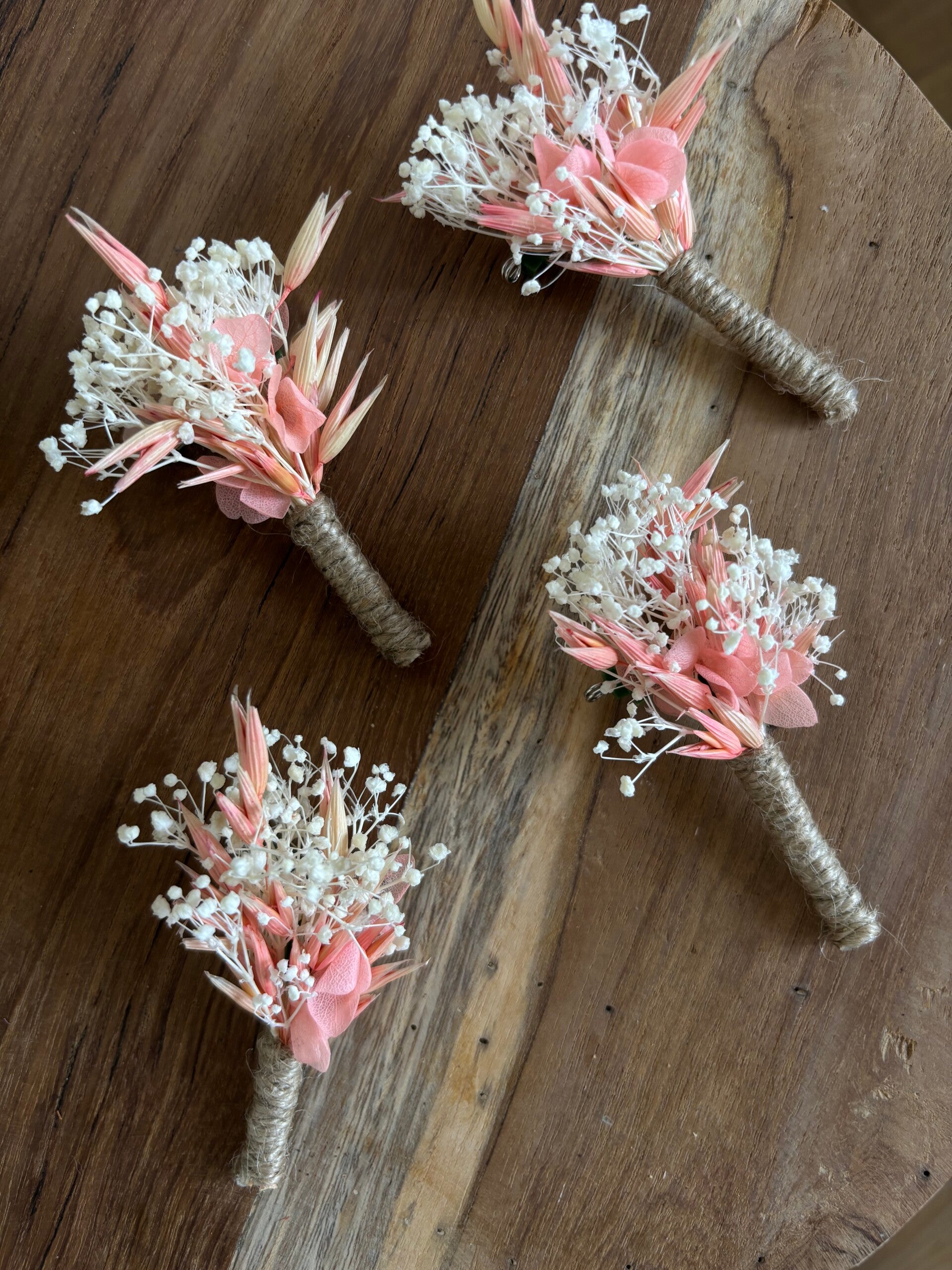 Boutonnière rose