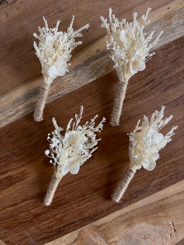 Boutonnière blanche