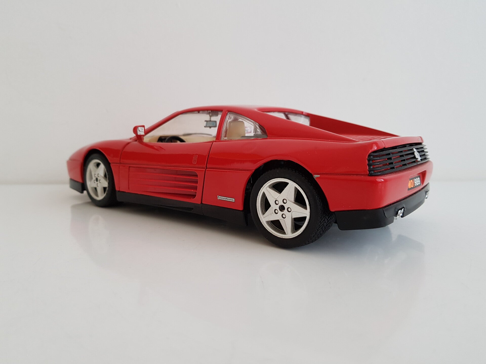 Burago フェラーリ348tb 1989 1989 Burago FERRARI 348tb Diecast Car 3039 Bburago New Old
