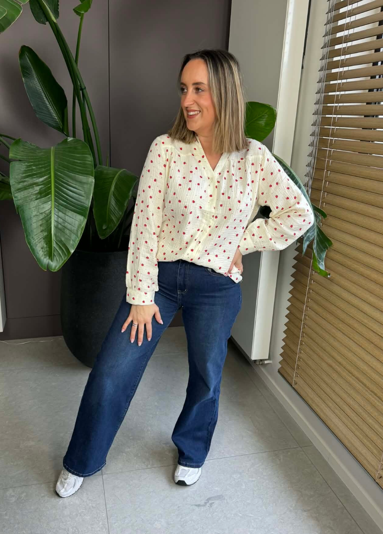 Strawberry tetra blouse