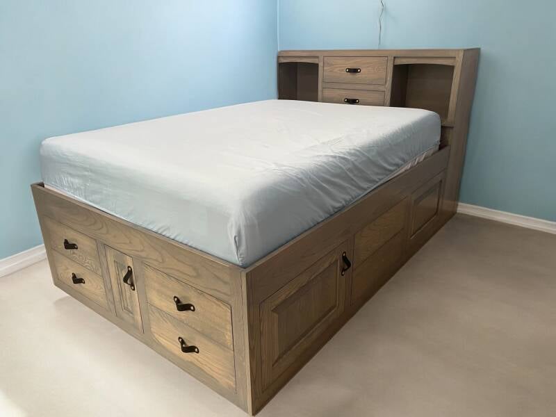 queen-bed-with storage