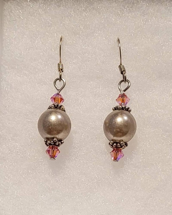 Gray Pearl Earrings