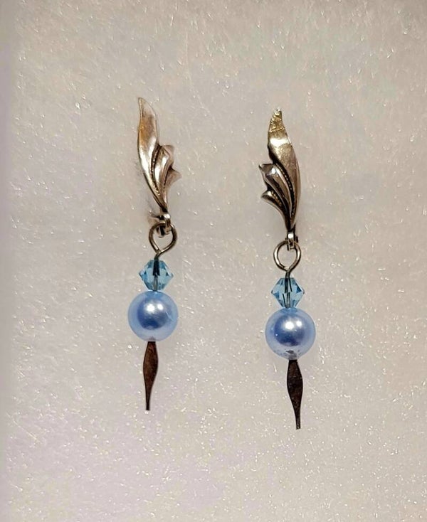 Leaf Blue Pearl Earrings