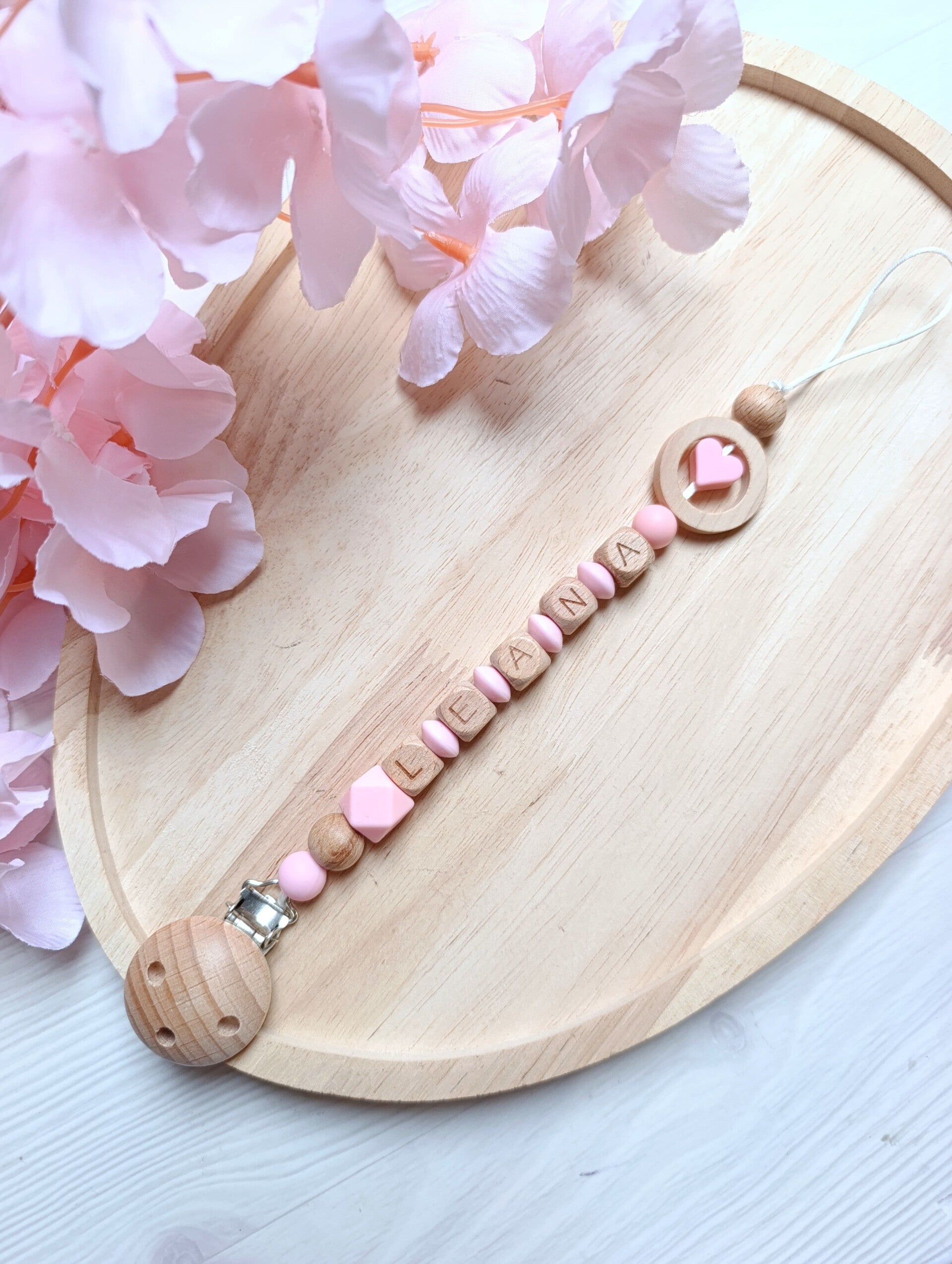 Attache tétine coeur