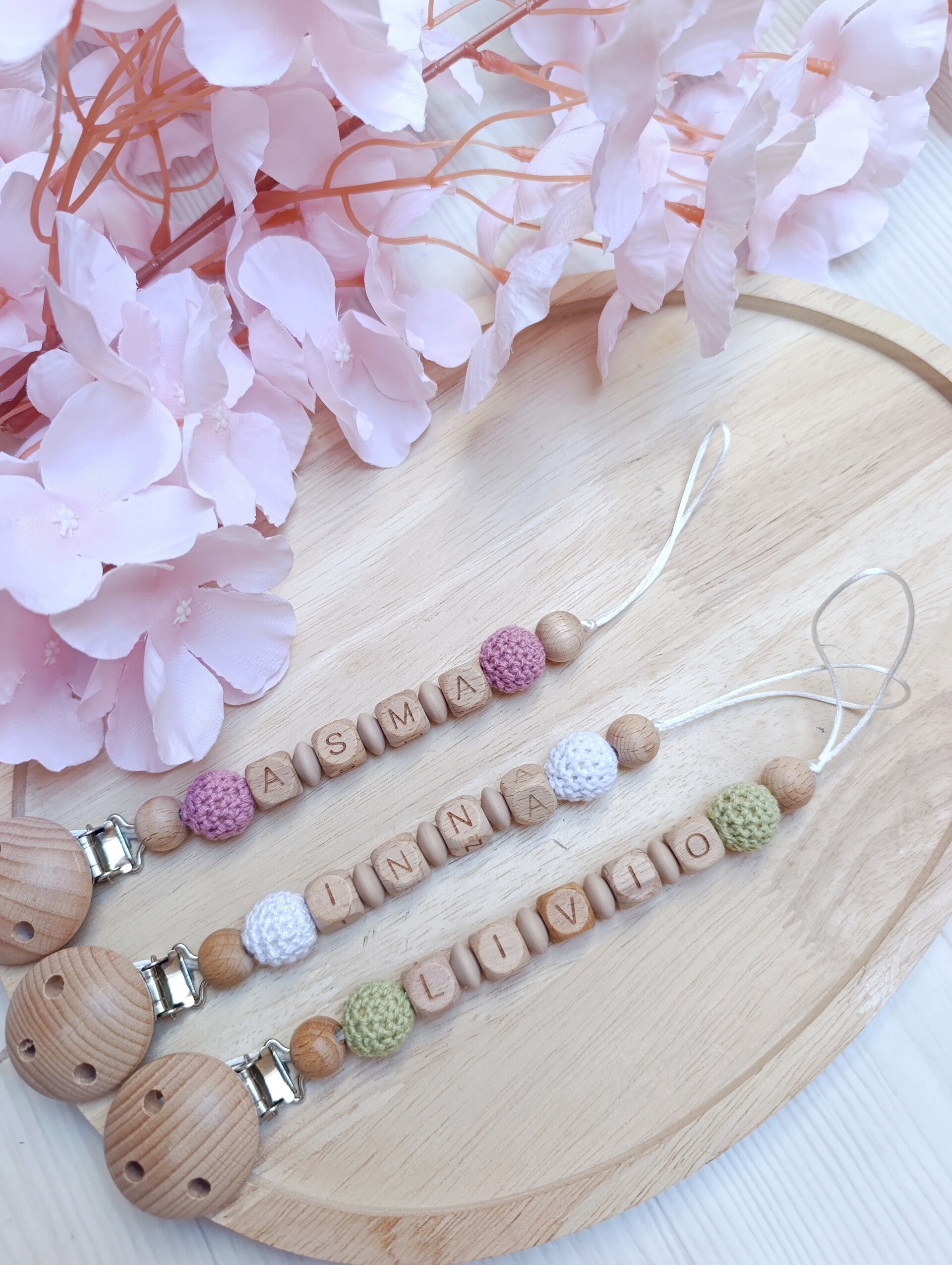 Attache tétine bois simple