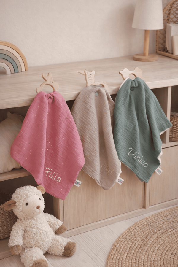 Doudou Plat Uni Anneau bois