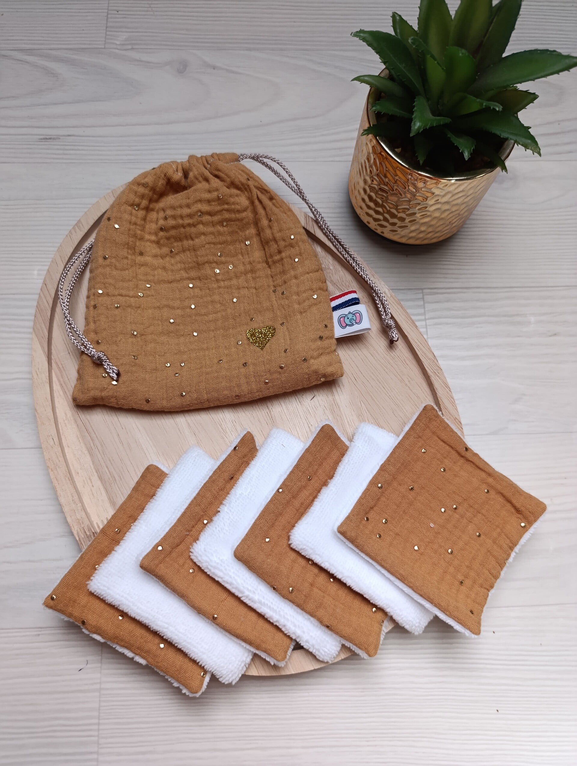 Pochon + lot de lingettes