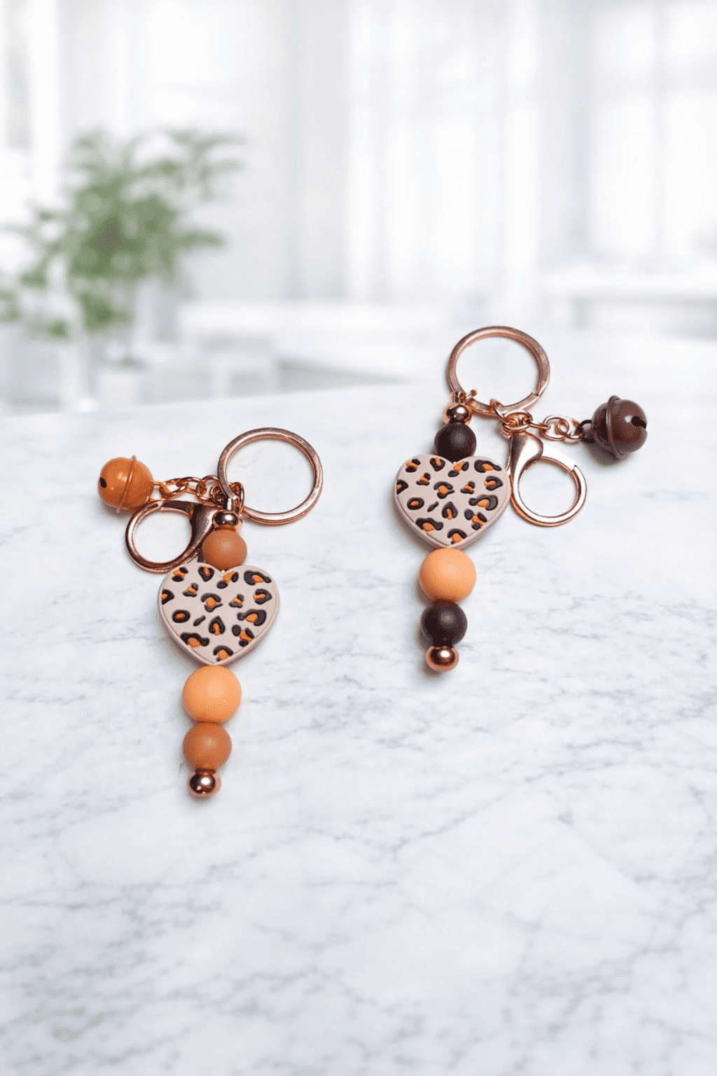 Porte clé coeur léopard