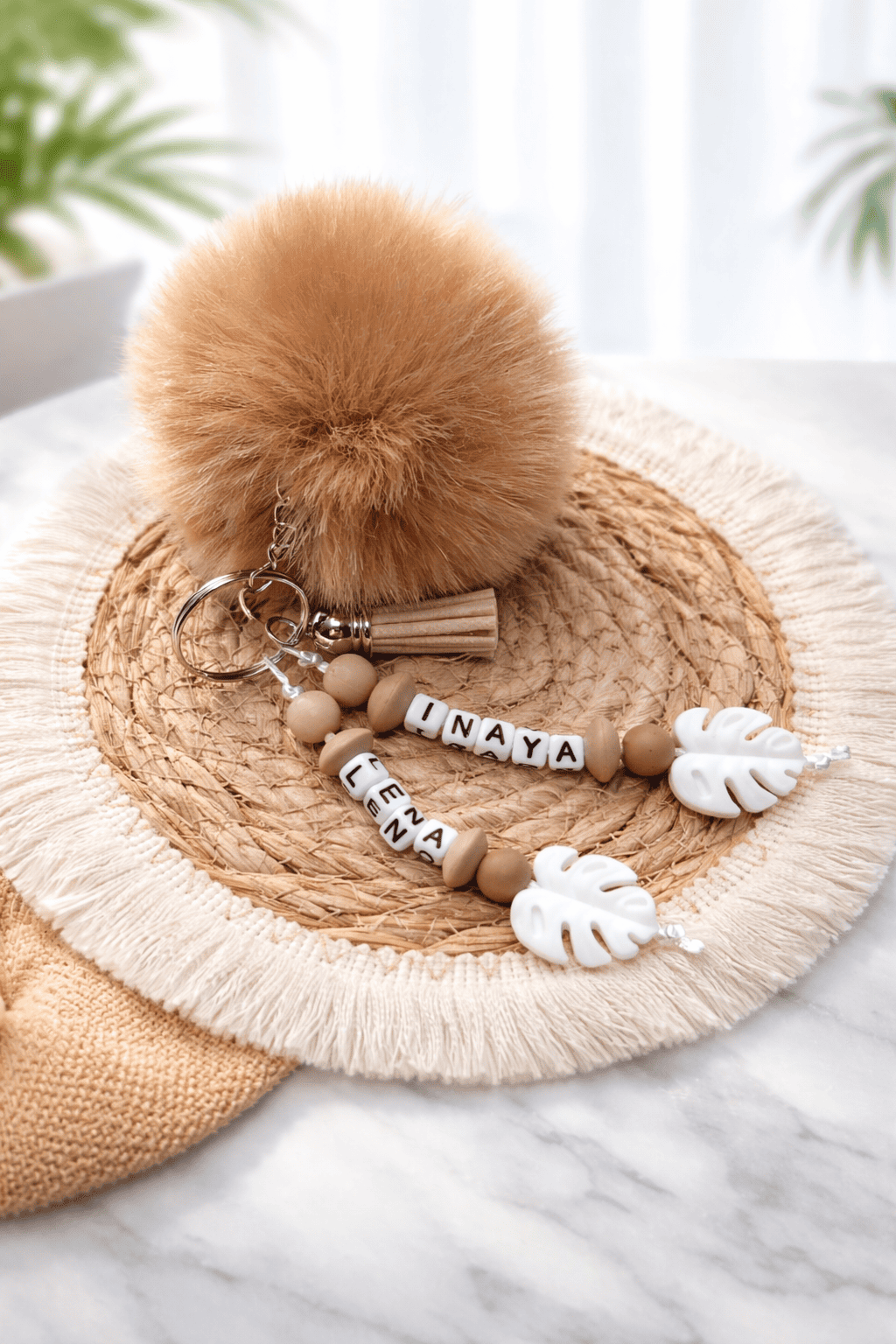 Porte clé pompon feuille