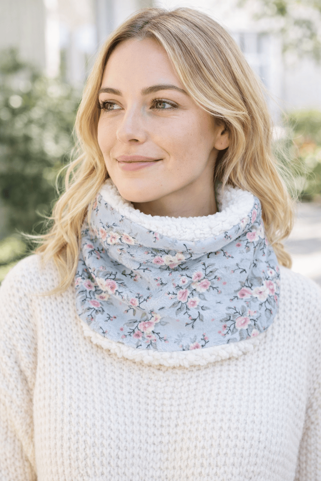 Tour de cou fleuri