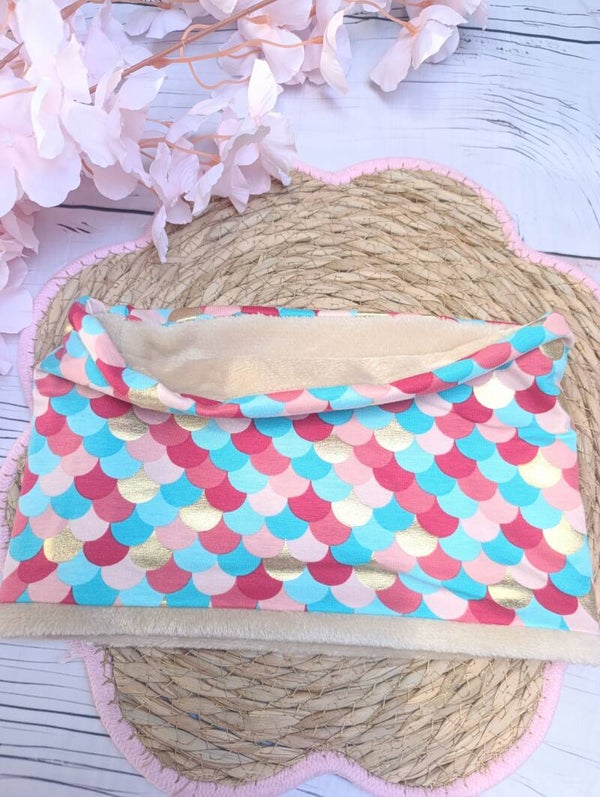 Cache cou sirène rouge or