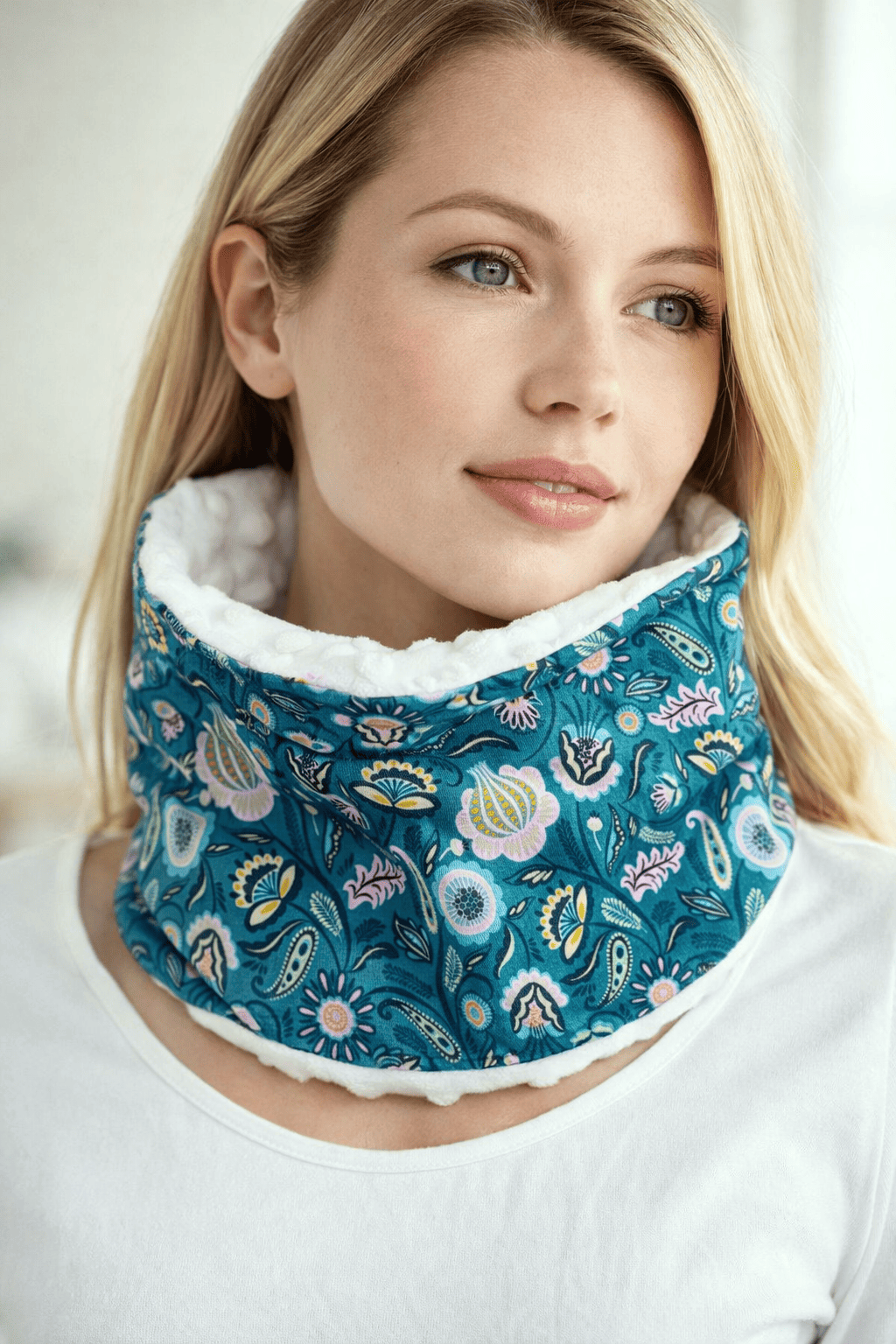 Tour de cou fleuri
