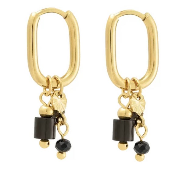 Oorringen zwarte kralen bedel