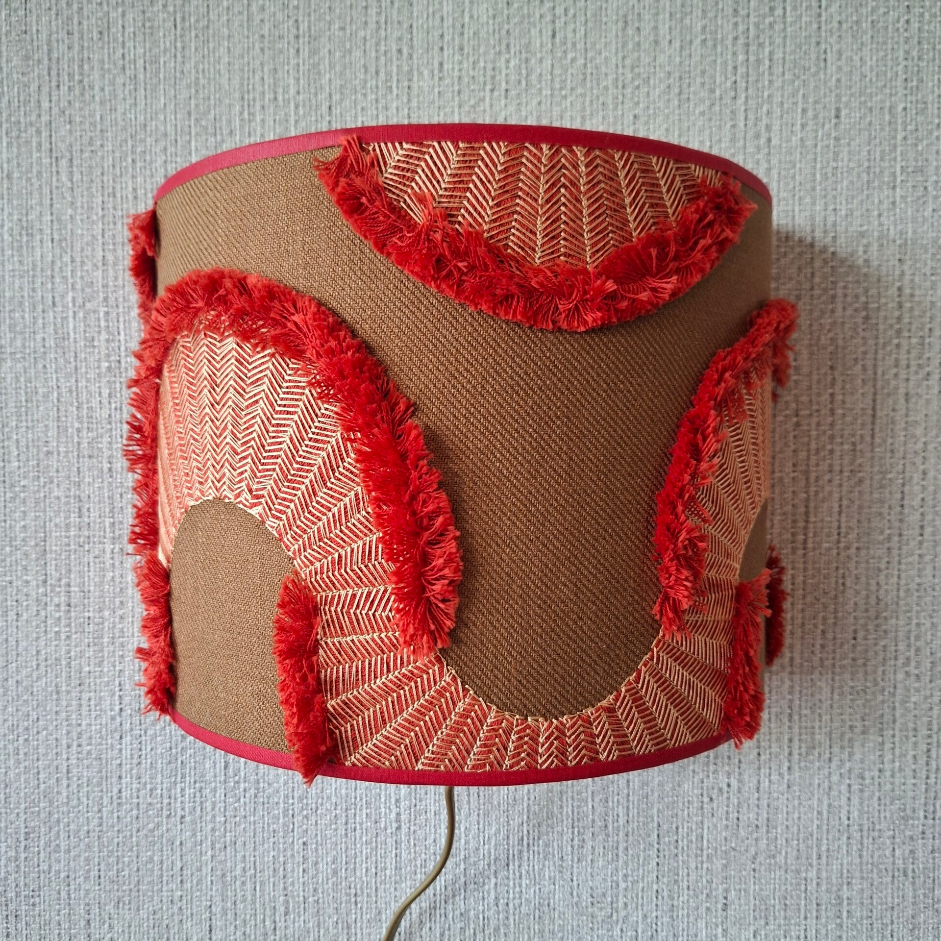 Karin Sajo waaiers rood