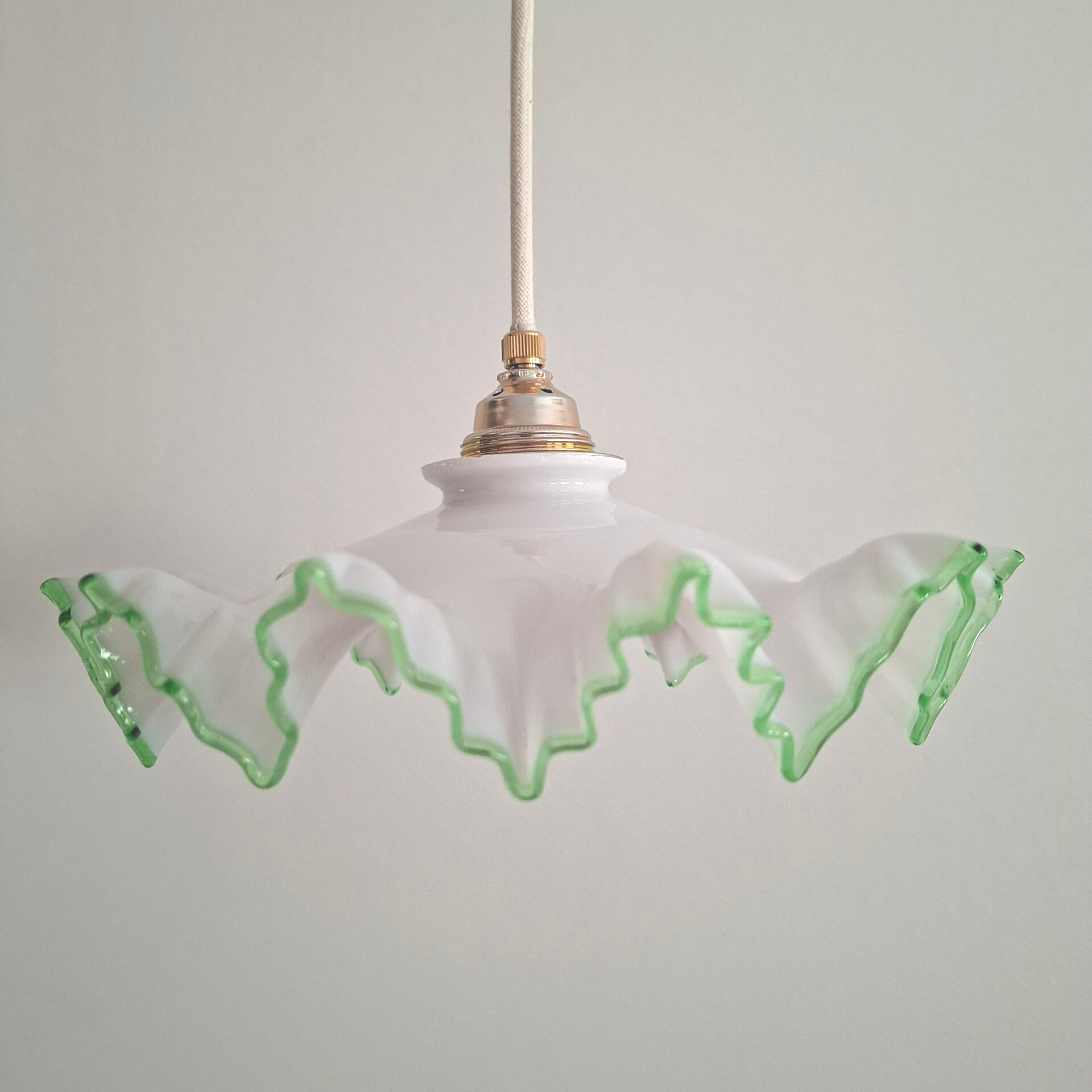 Geplooid opaline groene bies