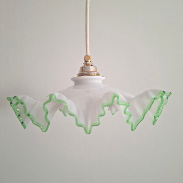 Geplooid opaline groene bies