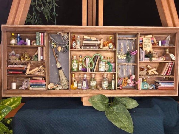 Miniatuur Witch Cabinet/curiosa kast Groot