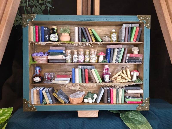 Miniatuur Witch Cabinet/curiosa kast Medium