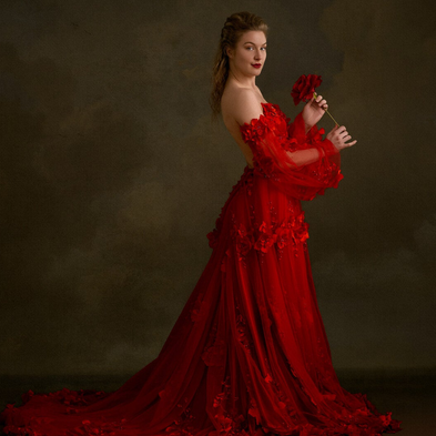 Ace Photography Nederland Fine Art fotoshoot van een dame in een handgemaakte rode jurk pakket "Verstillend"