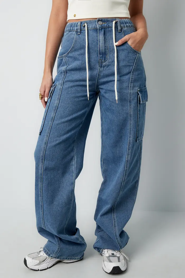 Denim cargo jeans confidence