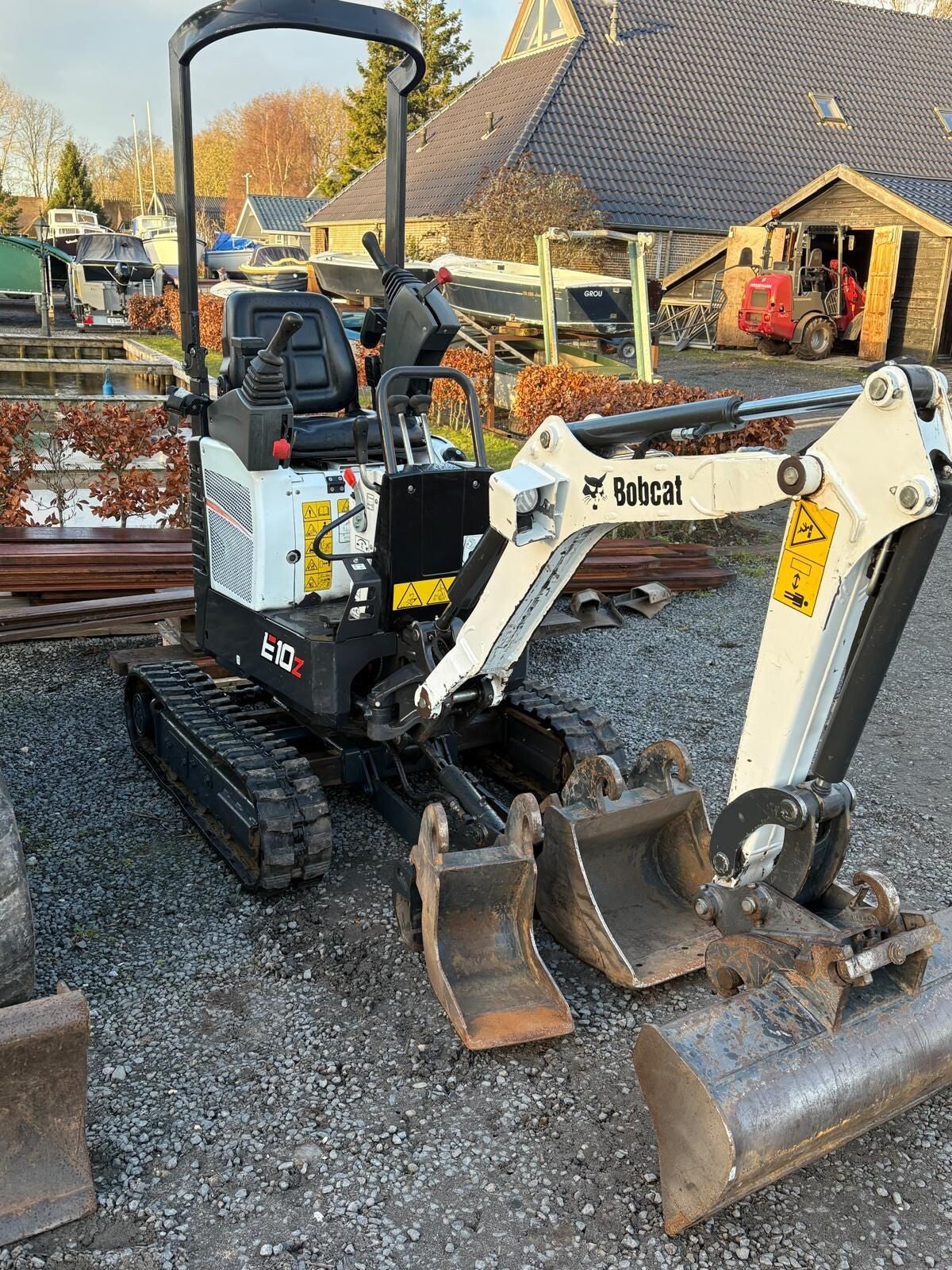 Bobcat E10 minigraver | 2021 (model 2022) | 858 uur | Bakkenset