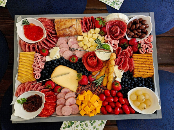 Medium Charcuterie