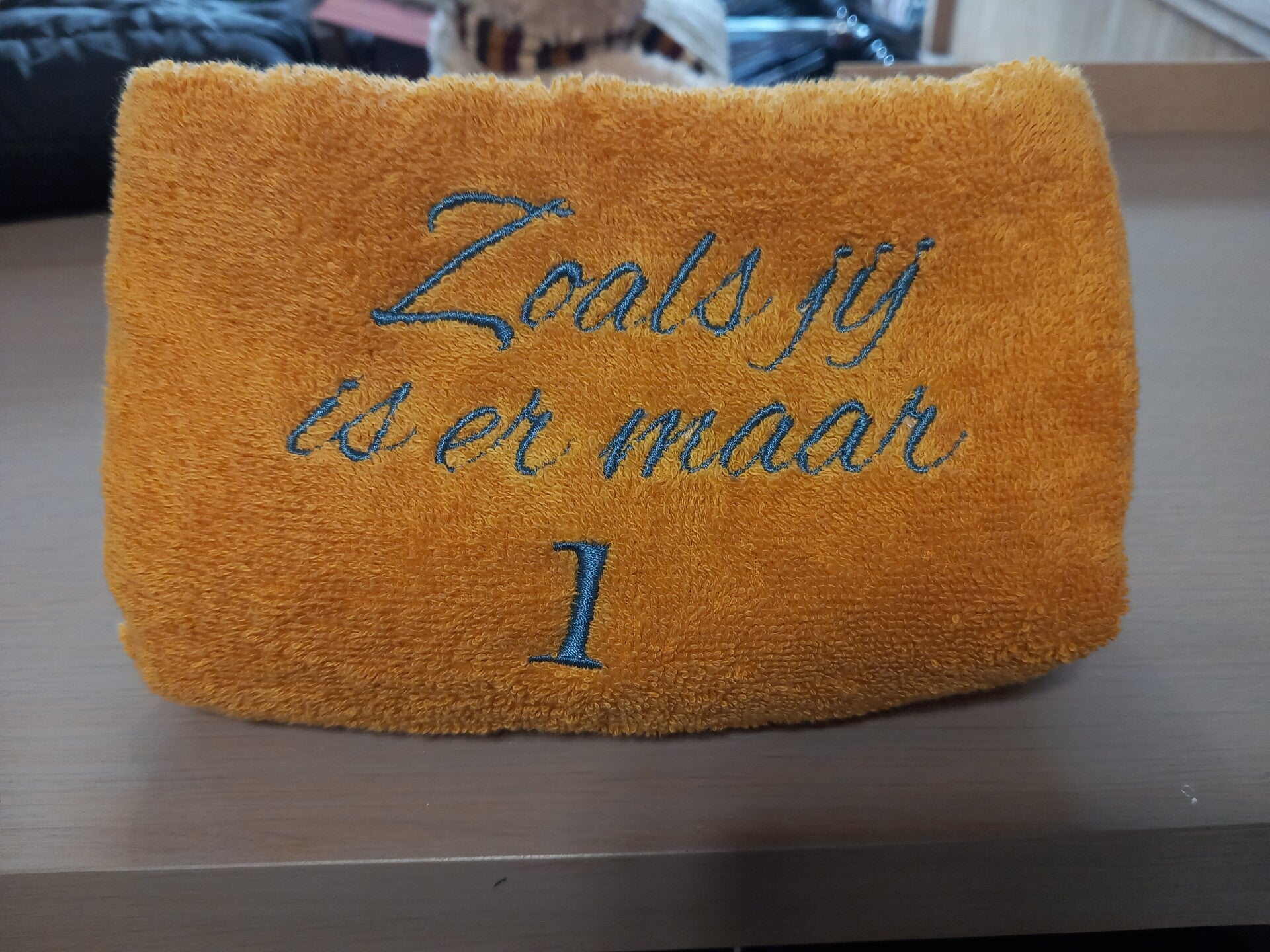 Oker handdoek zoals jij is er maar 1