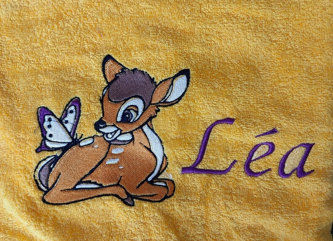 Maxi Serviette de bain personnalisée -  prénom + dessin