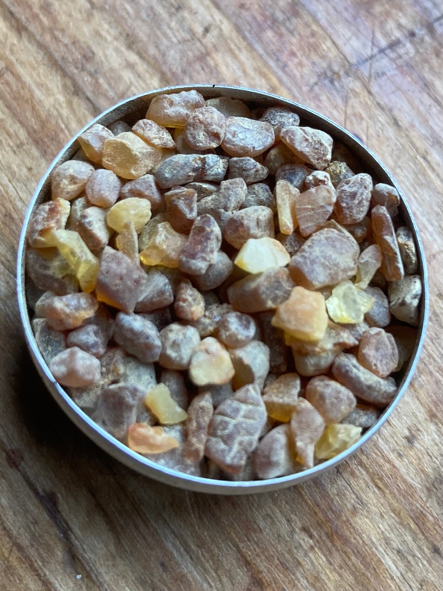 Bernstein – Räucherharz voller Sonne & positiver Energie 🌿🌞