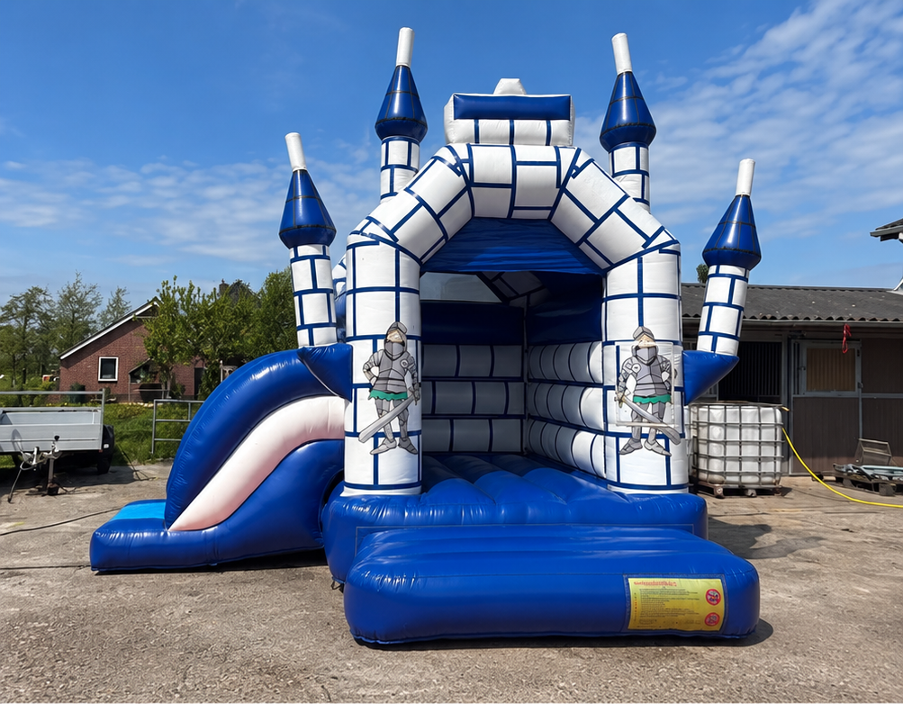 Springkasteel met glijbaan