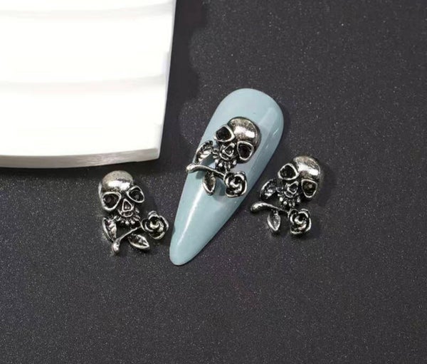 Nailart skull with roos - 2 stuks