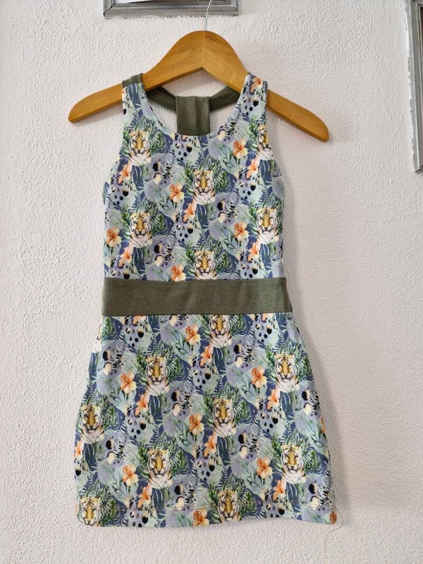 Solis 86 met strak rokje