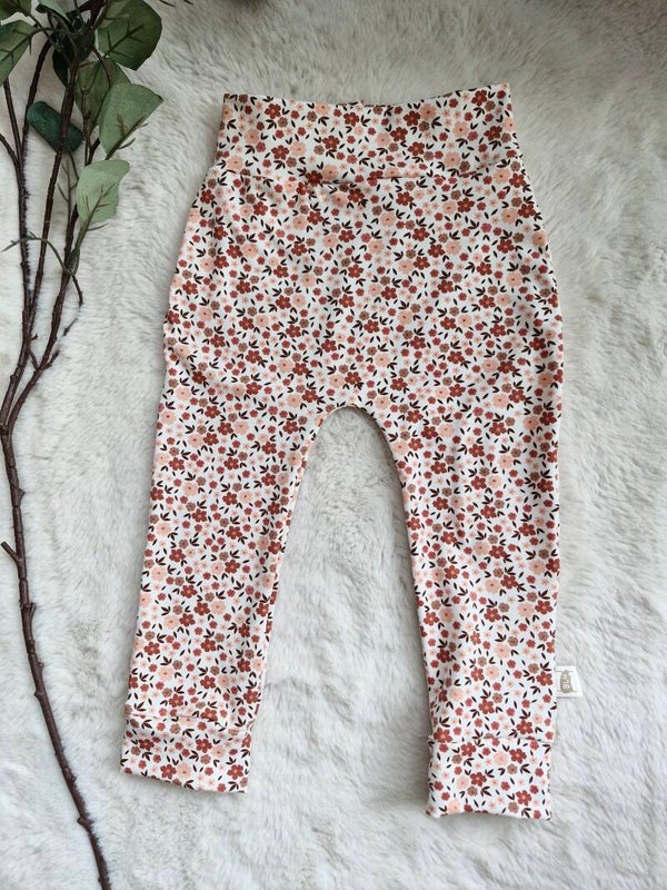 Broekje 86 little flowers pink