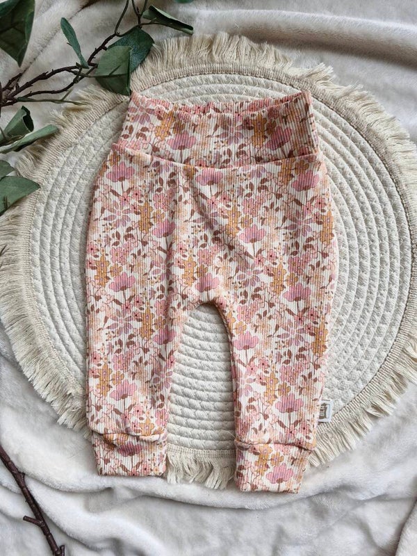 Broekje 62 rib tricot roze bloemenprint